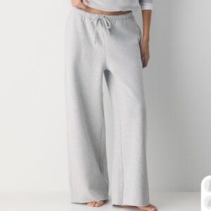 Aritzia Cozy Sweatfleece Mega Flutter Sweatpant